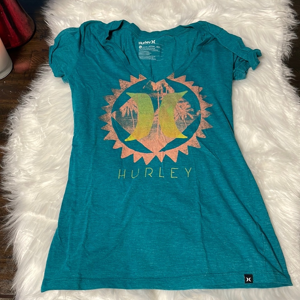 Women’s Hurley V Neck Tee - size M